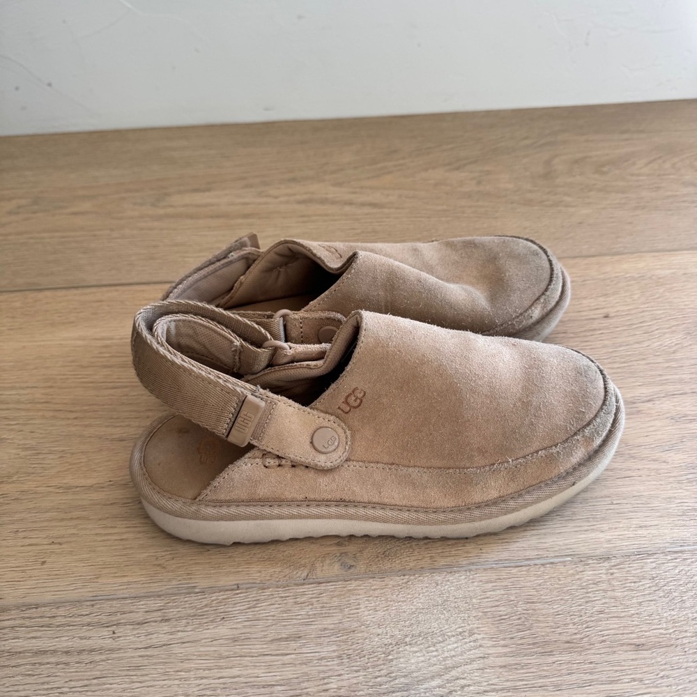 UGG golden star clog